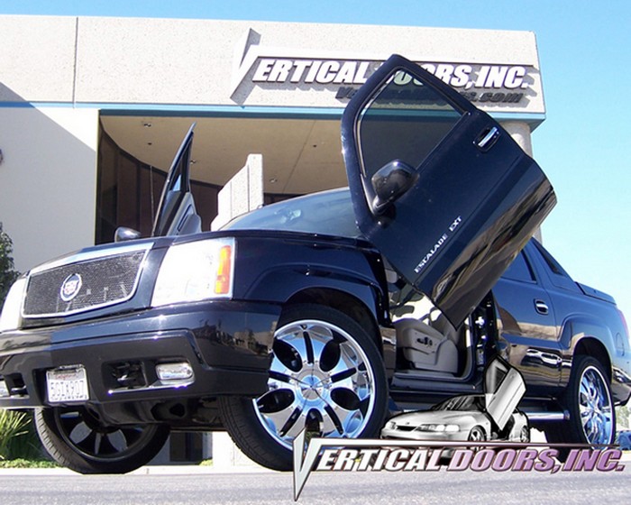 Cadillac Ext 2002-2006 Vertical Lambo Doors