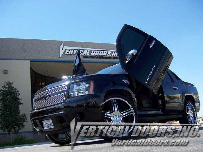 CHEVROLET AVALANCHE 2007-2013 VERTICAL LAMBO DOORS