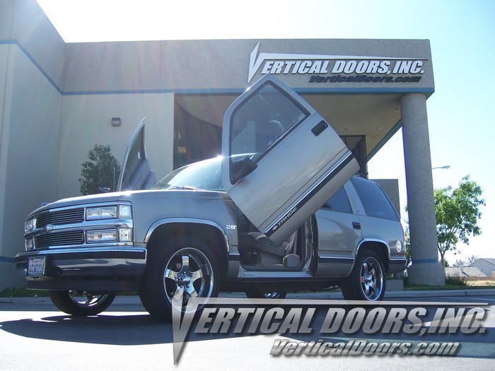 Chevrolet Tahoe 2000-2006 Vertical Lambo Doors