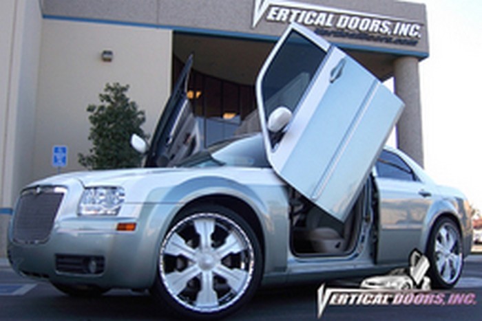 Chrysler 300 2004-2010 Vertical Lambo Doors