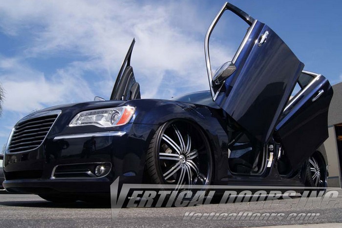 Chrysler 300 2011-2023 Vertical Lambo Doors