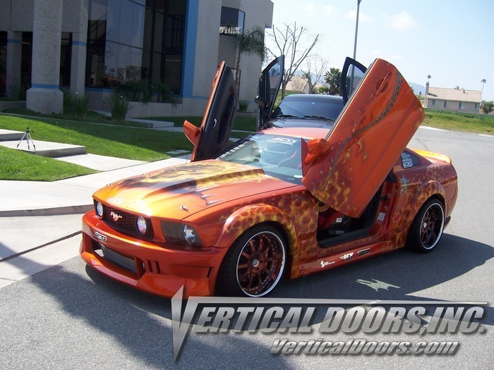 Ford Mustang 2005-2010 Vertical Lambo Doors