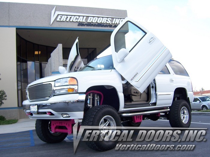 GMC Yukon / Yukon XL 2000-2006 Vertical Lambo Doors