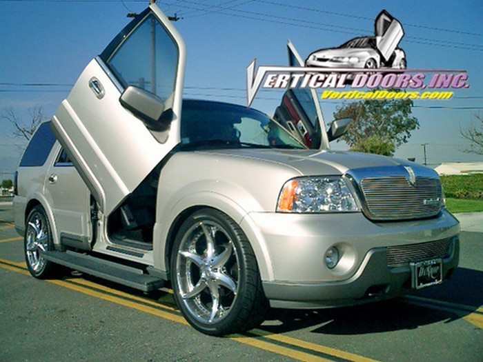 LINCOLN NAVIGATOR 2003-2005 VERTICAL LAMBO DOORS