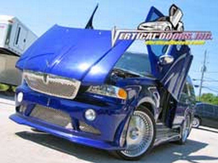 LINCOLN NAVIGATOR 1997-2002 VERTICAL LAMBO DOORS