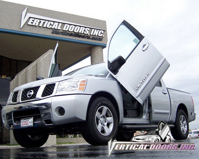 Nissan Titan 2003-2015 Vertical Lambo Doors