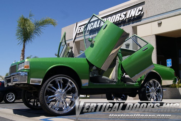 Oldsmobile Cutlass 1978-1988 Vertical Lambo Doors